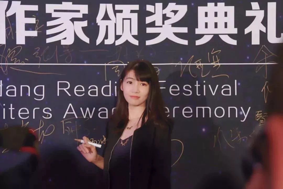 6C75FF054700C7E65105A9FCF24_CA095223_1AEAE