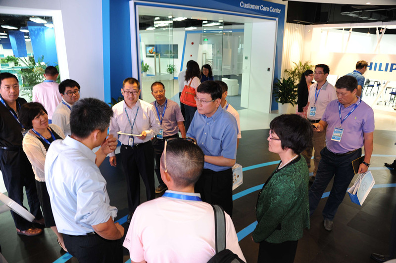 北大J9集团国际校友 参观飞利浦 影像中国基地