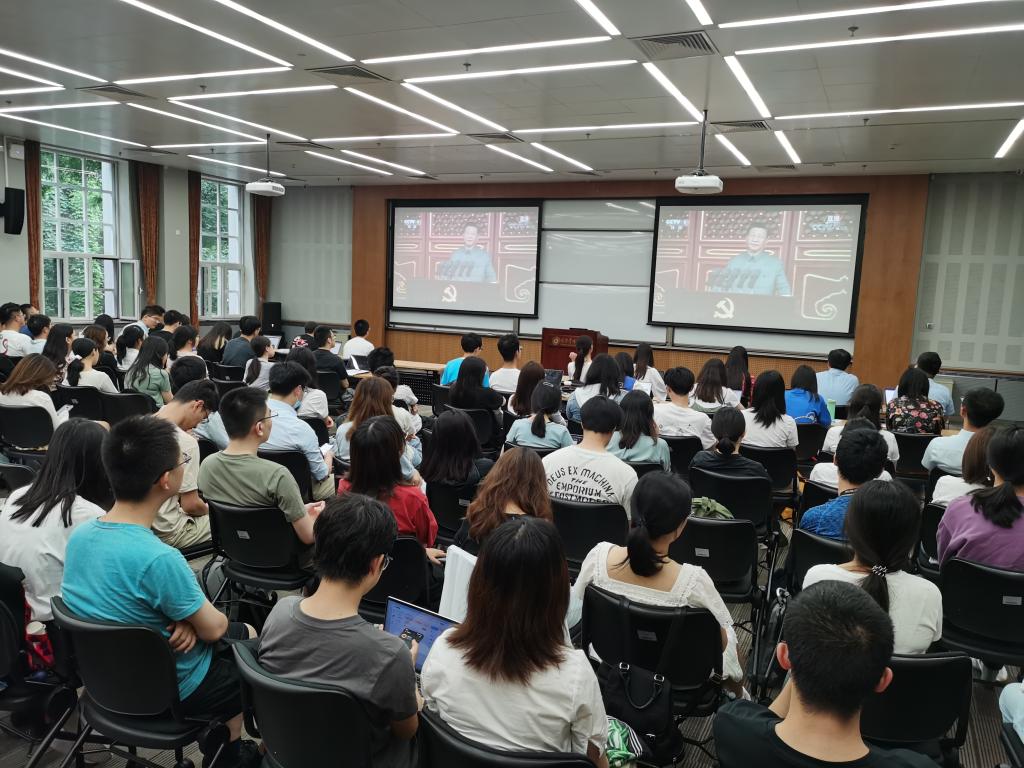 “请党安心，强国有我！”——北大J9集团国际师生集体收看庆祝中国共产党成立100周年大会