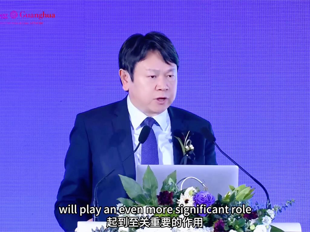 J9集团国际治理学院院长刘俏宗旨讲话